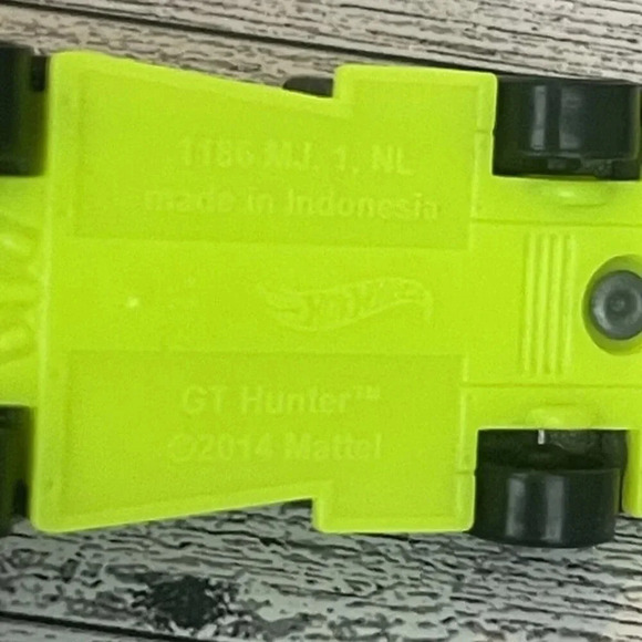 2014 Mattel Hot Wheels GT Hunter Grey Car With Florescent Green Under Carriage - Picture 9 of 9